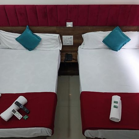 Hotel New Balaji Residency Mumbai Exteriör bild