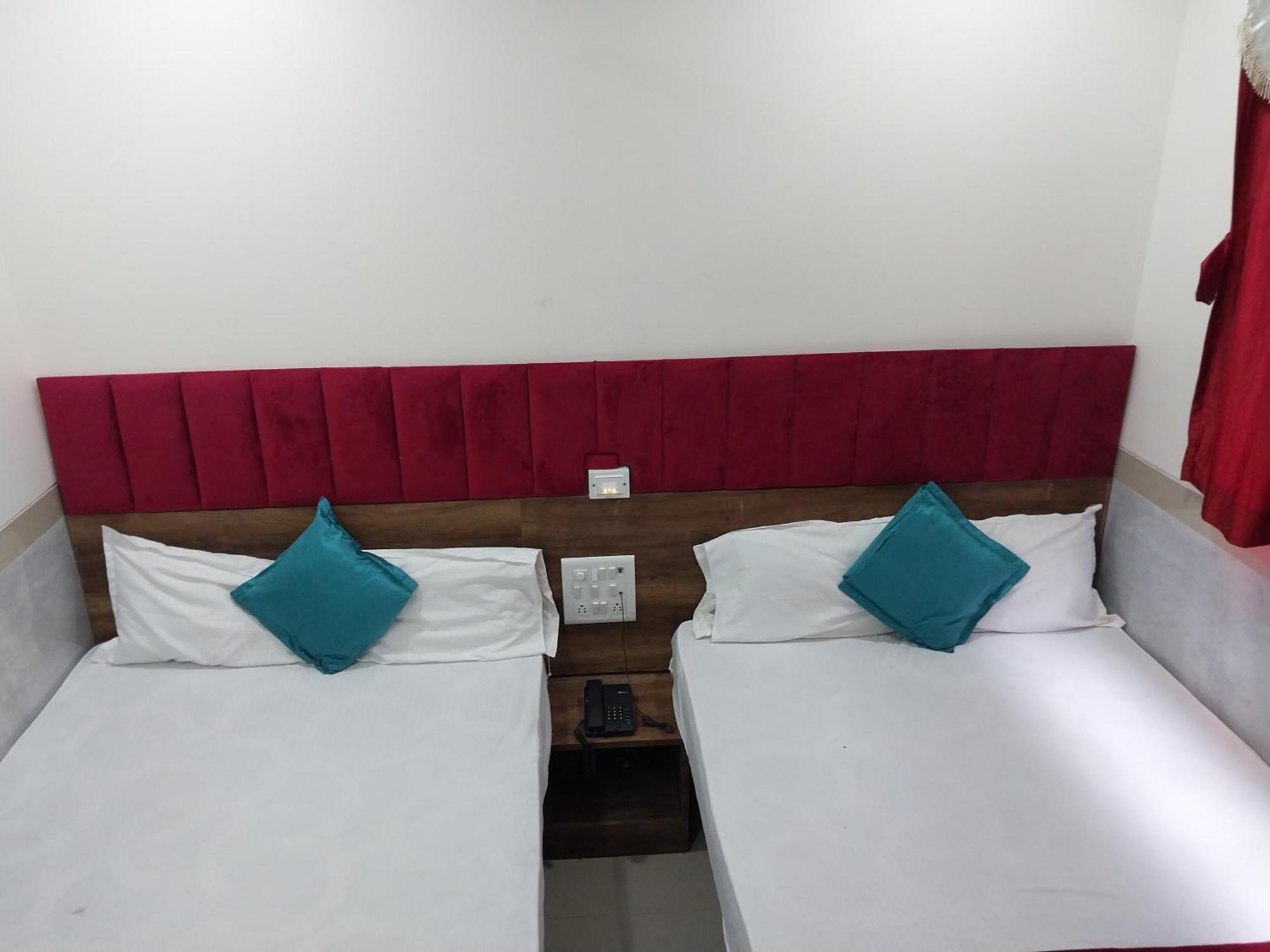 Hotel New Balaji Residency Mumbai Exteriör bild