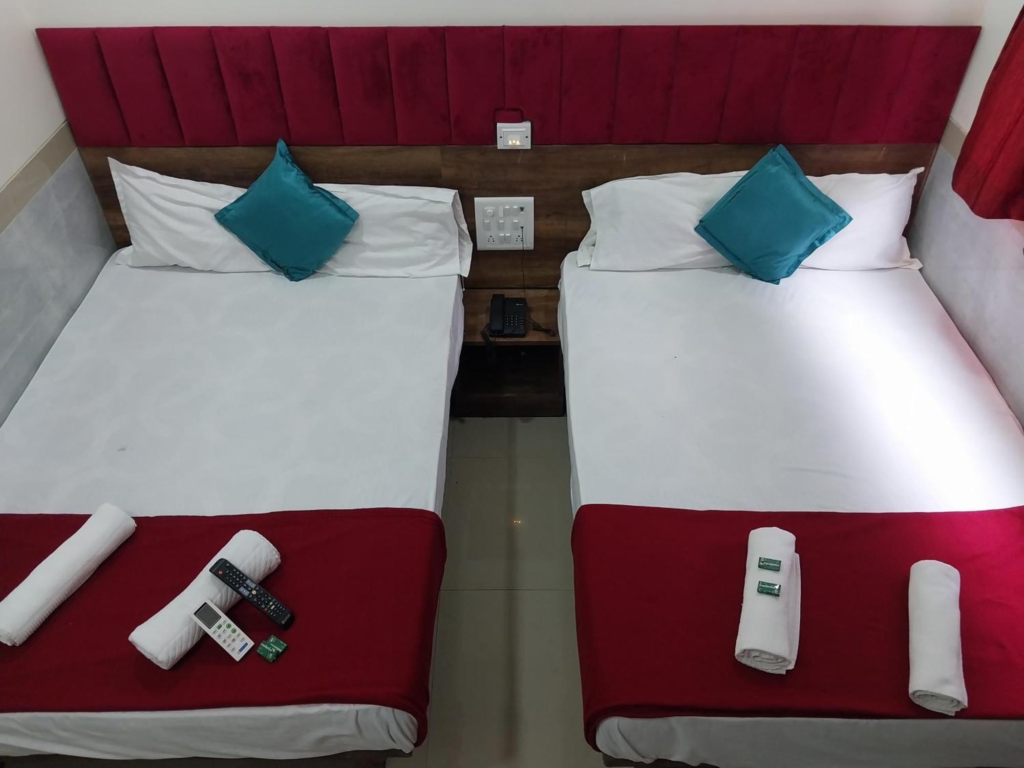 Hotel New Balaji Residency Mumbai Exteriör bild