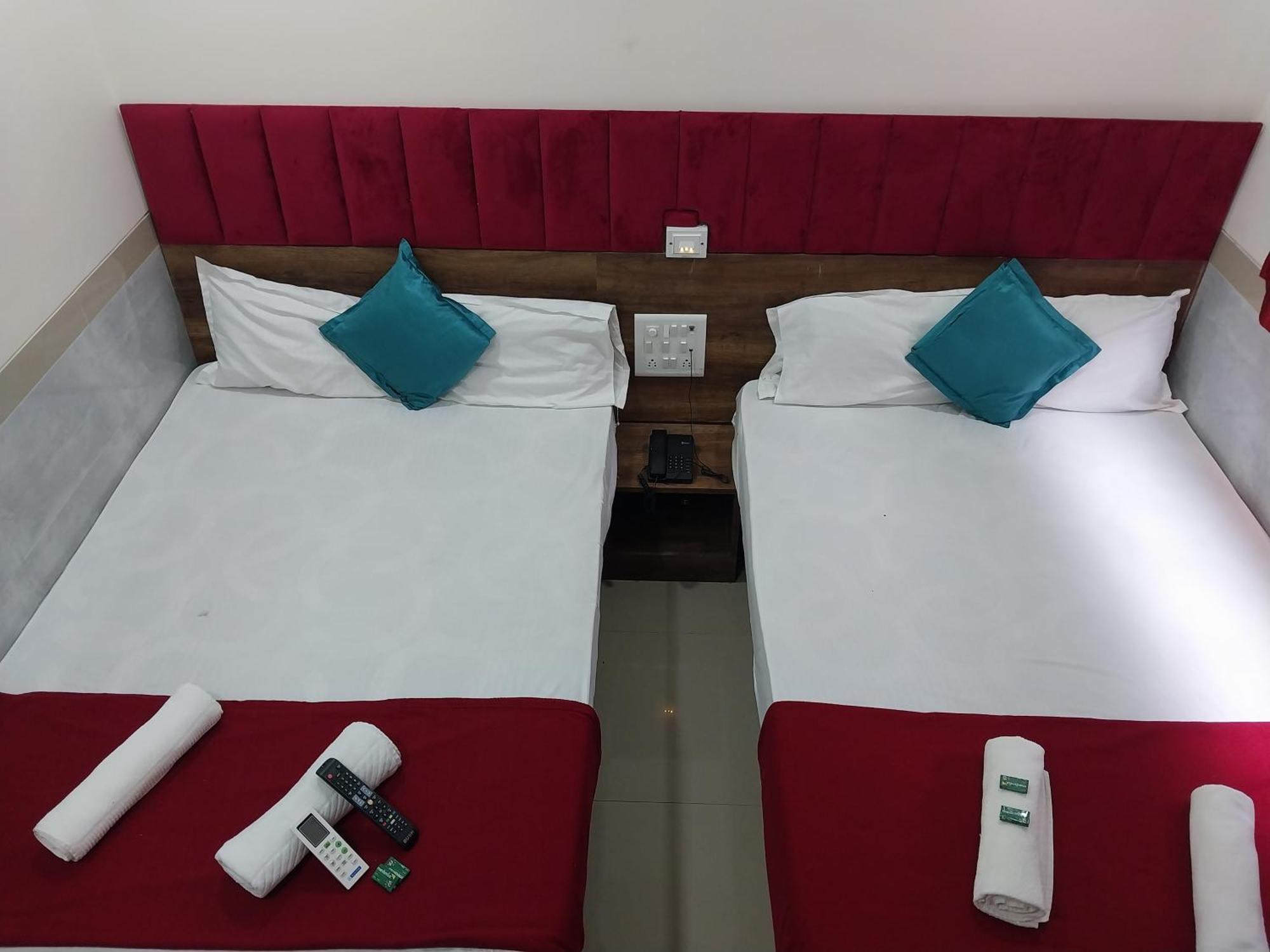 Hotel New Balaji Residency Mumbai Exteriör bild