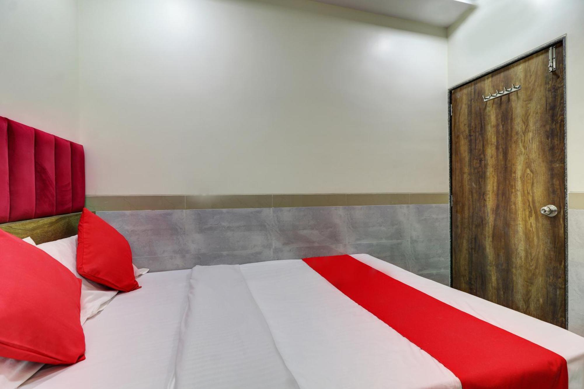 Hotel New Balaji Residency Mumbai Exteriör bild