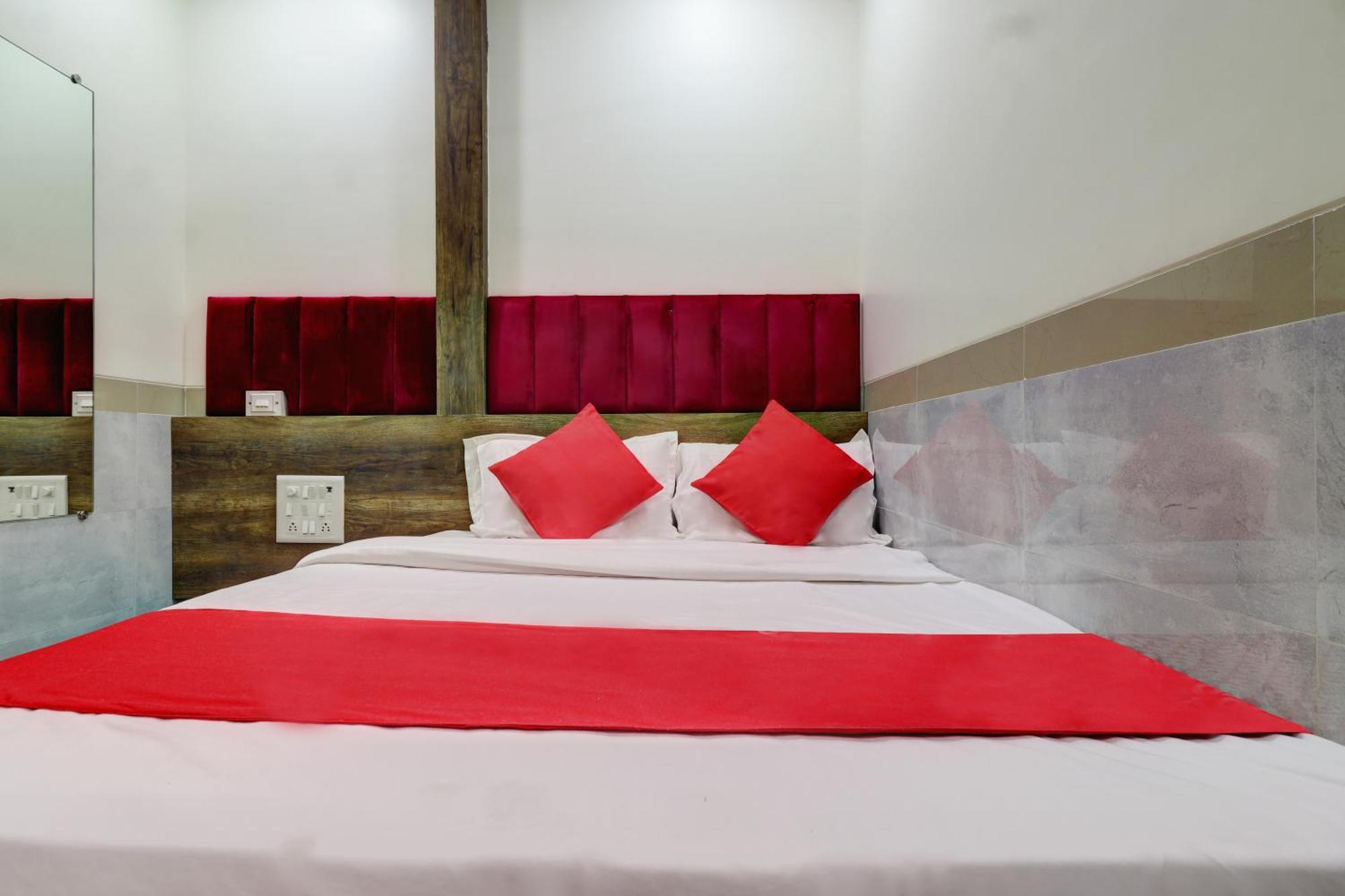 Hotel New Balaji Residency Mumbai Exteriör bild